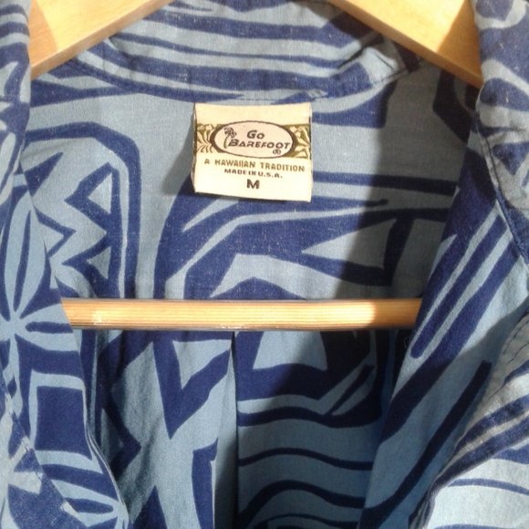 Go Barefoot Hawaiian Blue V-Neck Short Sleeve Shirt Men - M - Picture 4 of 7